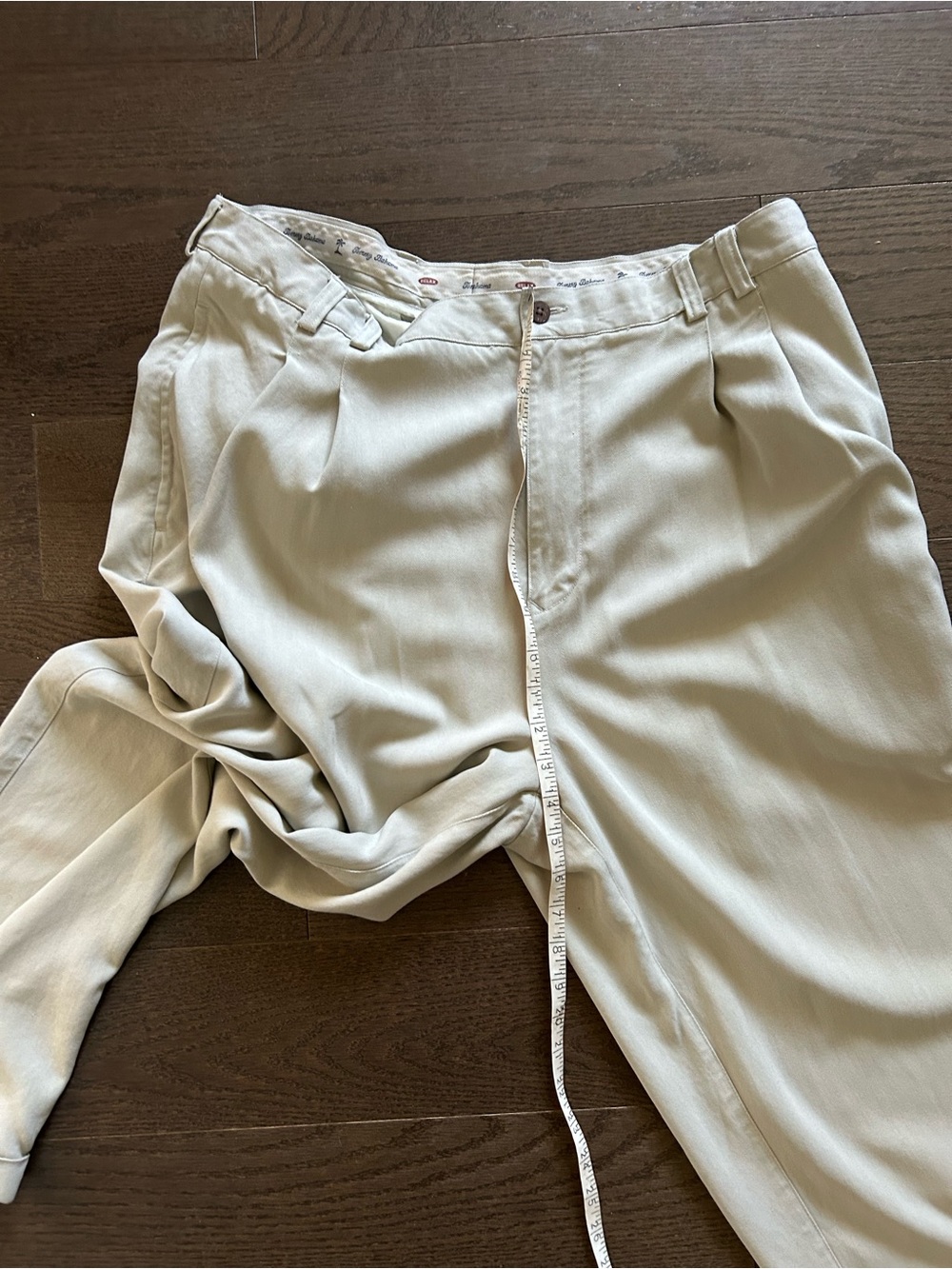Tommy Bahama 100% Silk Pleated Chinos in Light Khaki - Picture 6 of 6